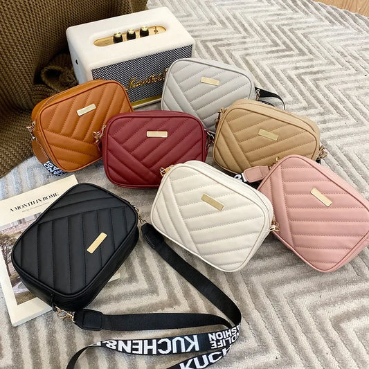 LuxeStitch™ Quilted Crossbody Charm – Compact & Chic Everyday Bag