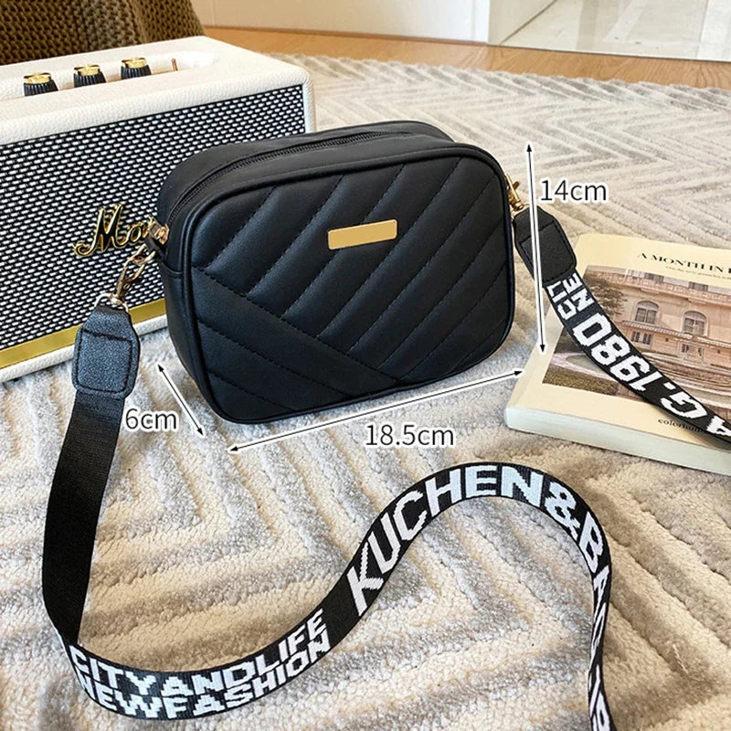 LuxeStitch™ Quilted Crossbody Charm – Compact & Chic Everyday Bag